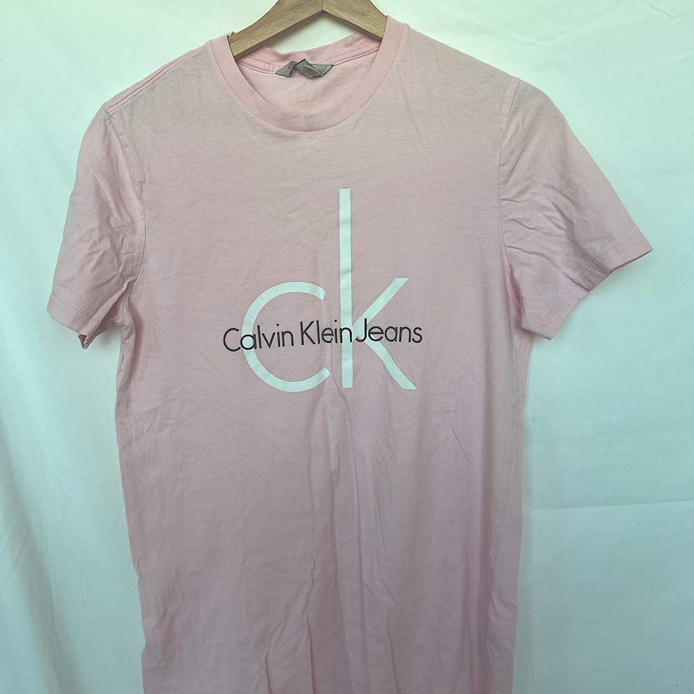 Baby pink CK tshirt